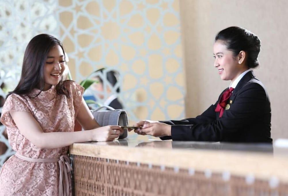Hotel Santika Gresik 외부 사진