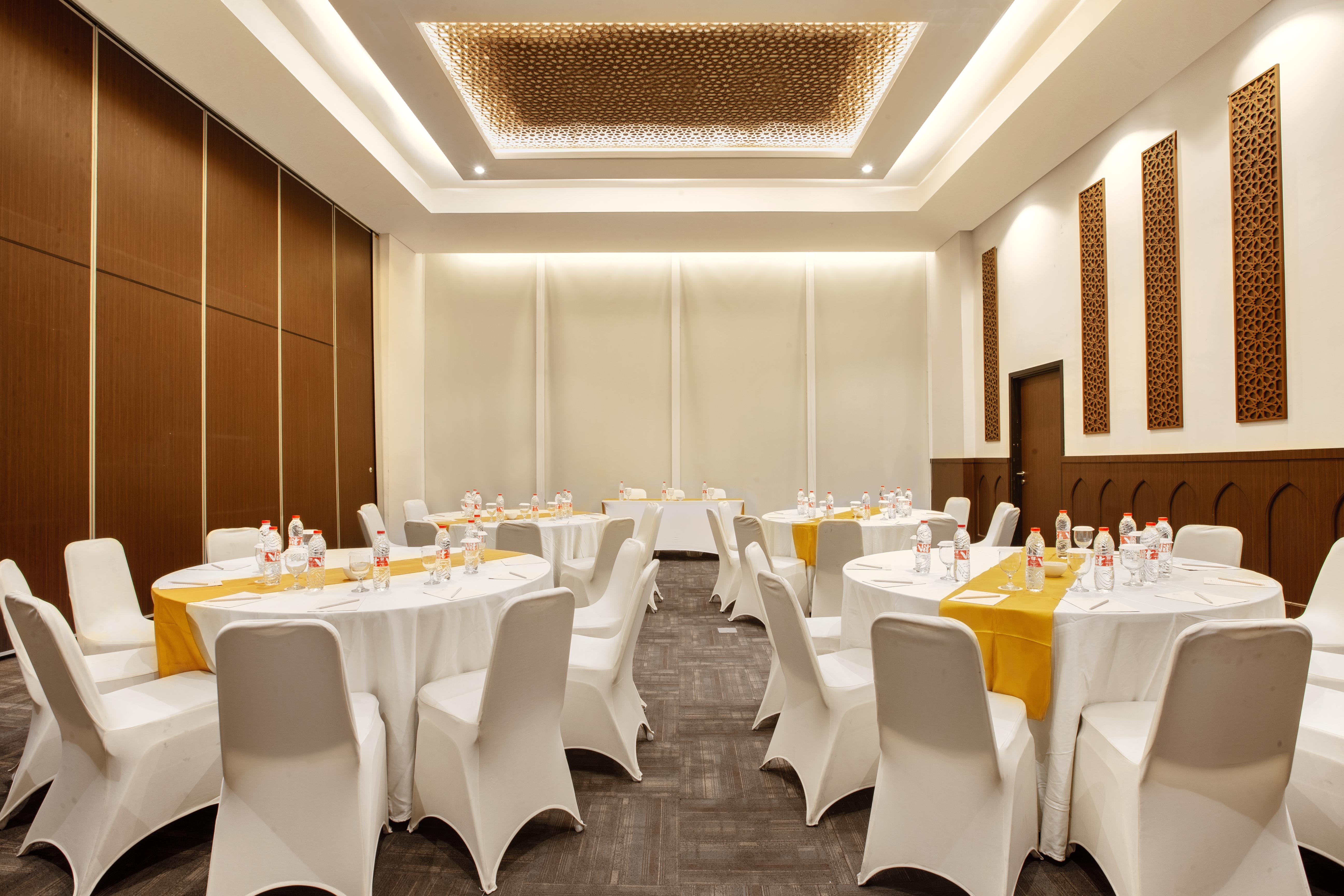 Hotel Santika Gresik 외부 사진