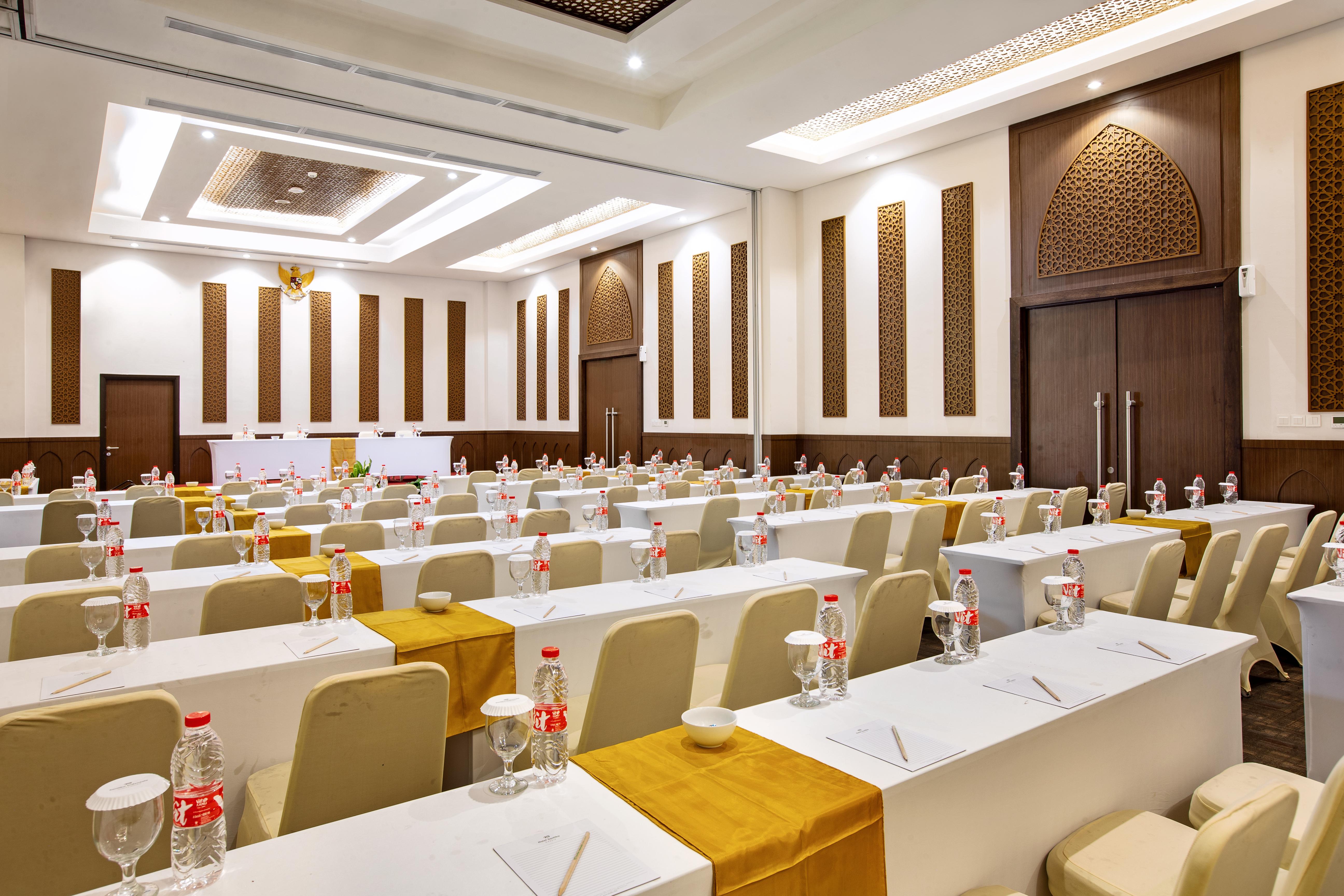 Hotel Santika Gresik 외부 사진