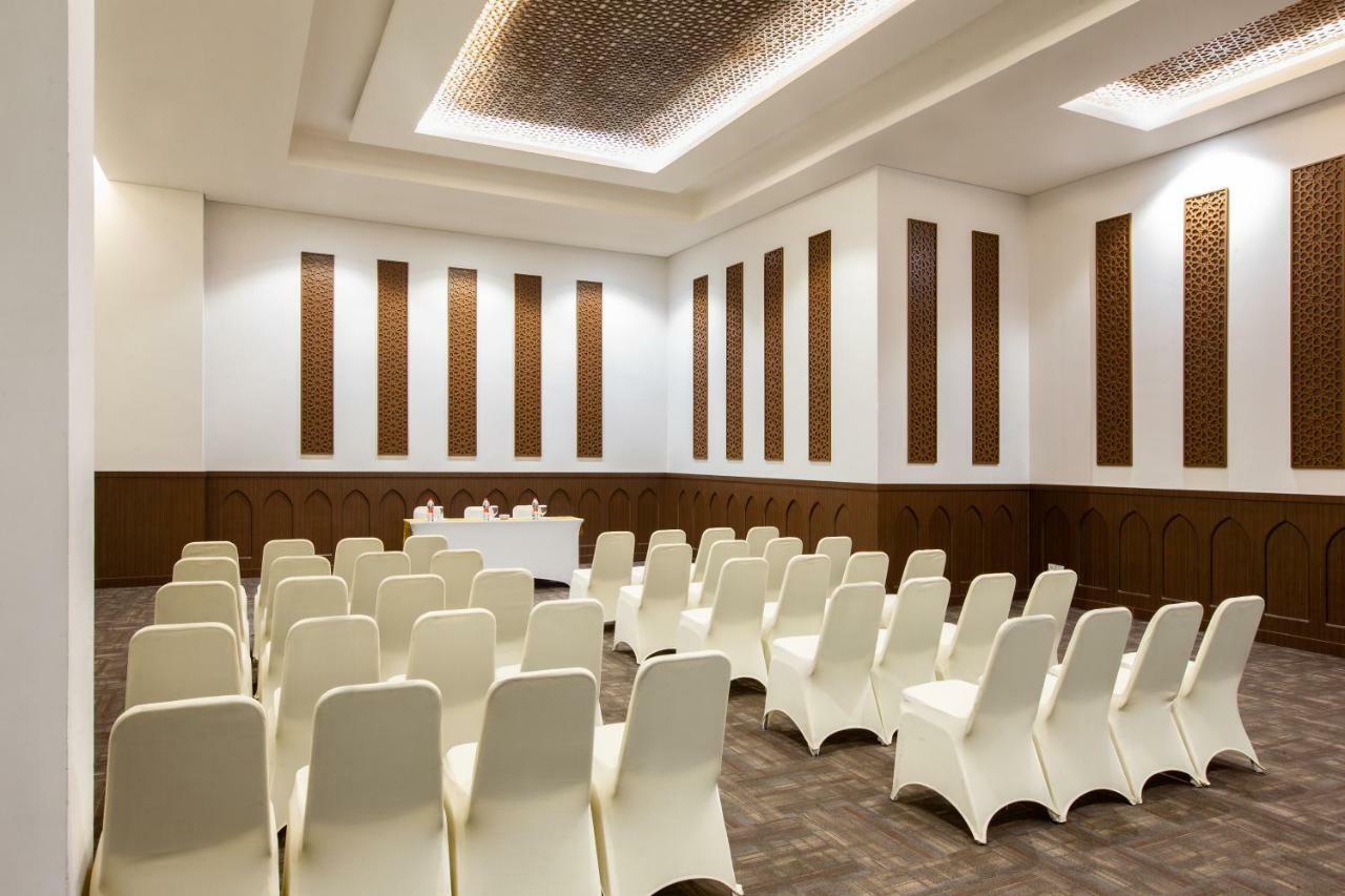 Hotel Santika Gresik 외부 사진